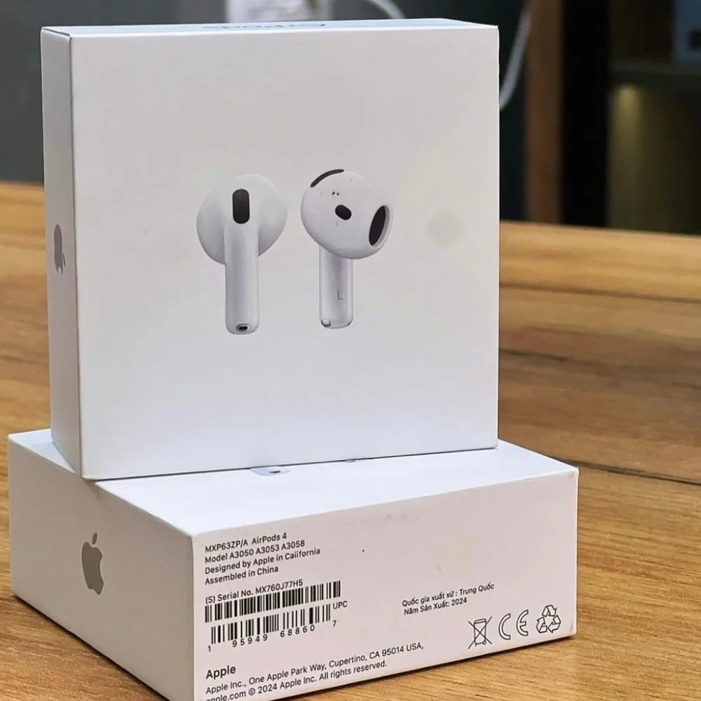 Apple White AirPods 4